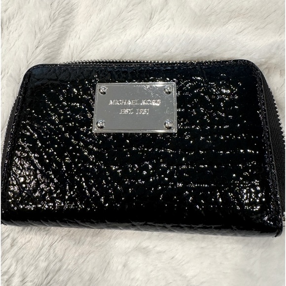 Michael Kors‎ Snakeskin Wristlet in amazing condition! - Picture 1 of 4